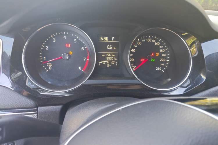 Used Volkswagen Sagitar 2015 1.6L Automatic Comfort Model Instrument Cluster