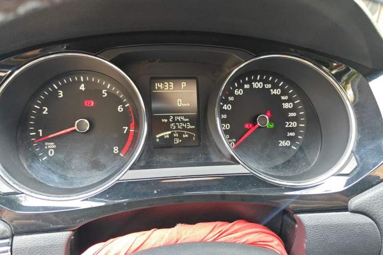Used Volkswagen Sagitar 2015 1.6L Automatic Comfort Model Instrument Cluster