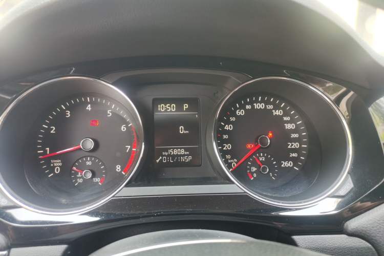 Used Volkswagen Sagitar 2015 230TSI Automatic Comfort Version Instrument Cluster