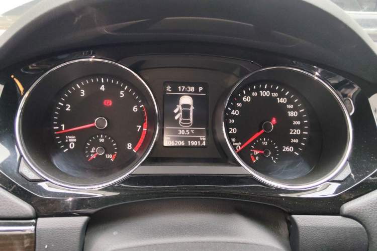 Used Volkswagen Sagitar 2015 280TSI Automatic Flagship Model Instrument Cluster