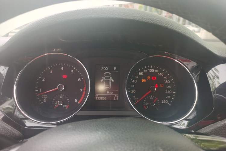 Used Volkswagen Sagitar 2015 230TSI Automatic Luxury Model Instrument Cluster