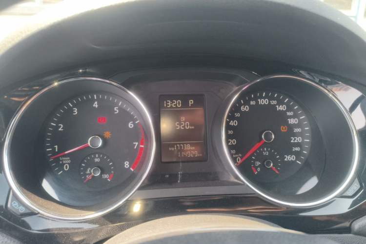 Used Volkswagen Sagitar 2015 230TSI Automatic Comfort Version Instrument Cluster