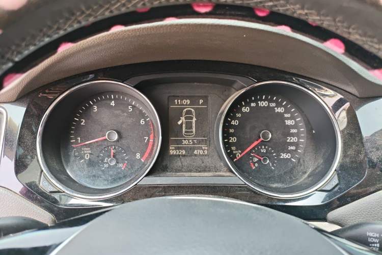 Used Volkswagen Sagitar 2015 280TSI Automatic Flagship Model Instrument Cluster