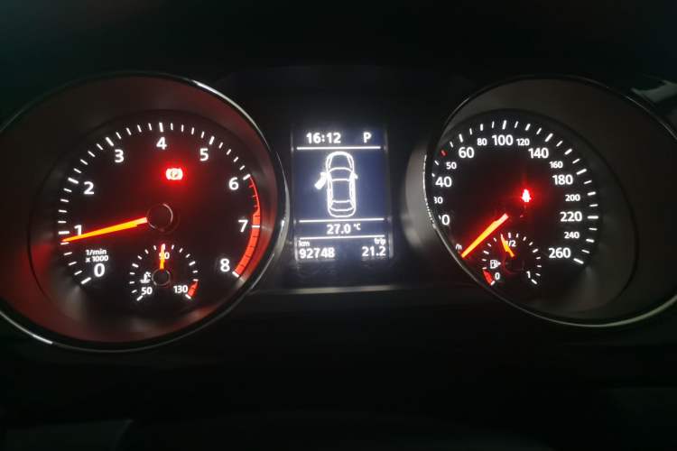 Used Volkswagen Sagitar 2015 230TSI Automatic Luxury Model Instrument Cluster