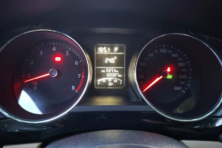 Used Volkswagen Sagitar 2015 1.6L Automatic Comfort Model Instrument Cluster