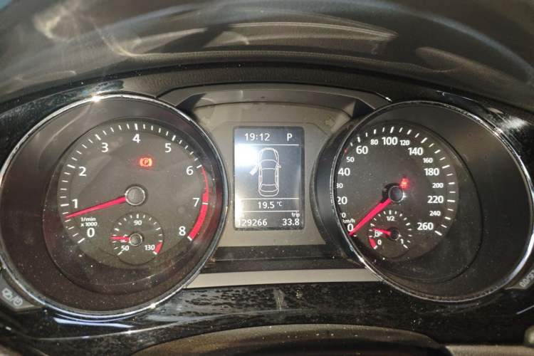 Used Volkswagen Sagitar 2015 230TSI Automatic Luxury Model Instrument Cluster