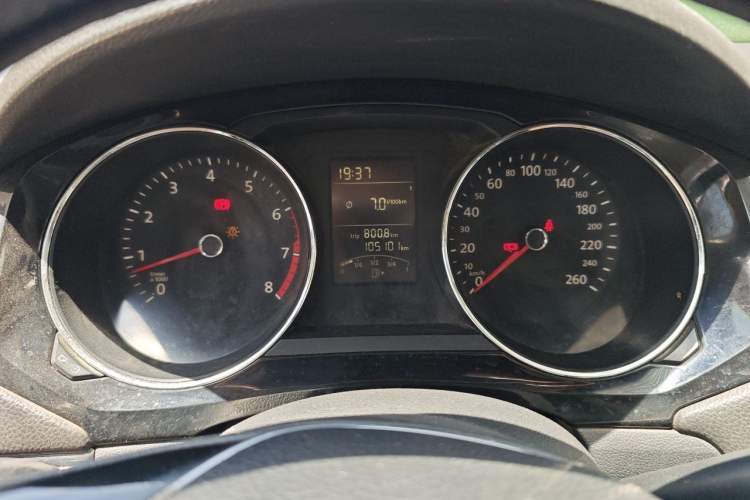 Used Volkswagen Sagitar 2015 1.6L Manual Comfort Model Instrument Cluster