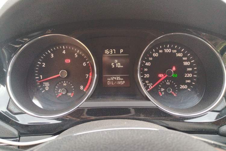 Used Volkswagen Sagitar 2015 230TSI Automatic Comfort Version Instrument Cluster