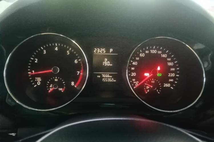 Used Volkswagen Sagitar 2015 230TSI Automatic Comfort Version Instrument Cluster