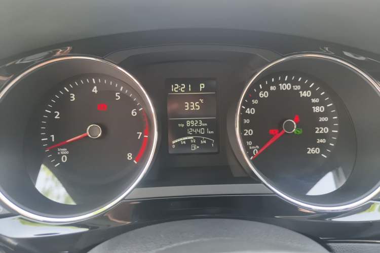 Used Volkswagen Sagitar 2015 1.6L Automatic Comfort Model Instrument Cluster