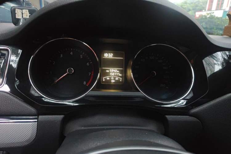 Used Volkswagen Sagitar 2015 1.6L Automatic Comfort Model Instrument Cluster