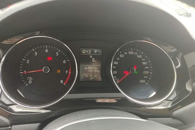 Used Volkswagen Sagitar 2015 1.6L Automatic Comfort Model Instrument Cluster
