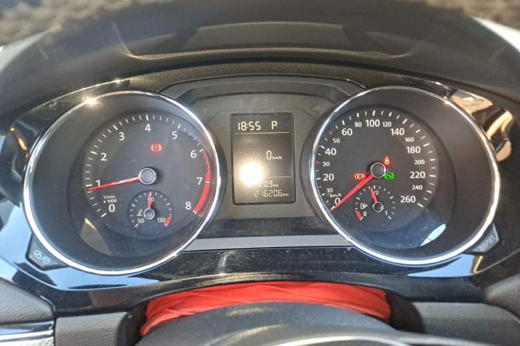 Used Volkswagen Sagitar 2015 230TSI Automatic Comfort Version Instrument Cluster