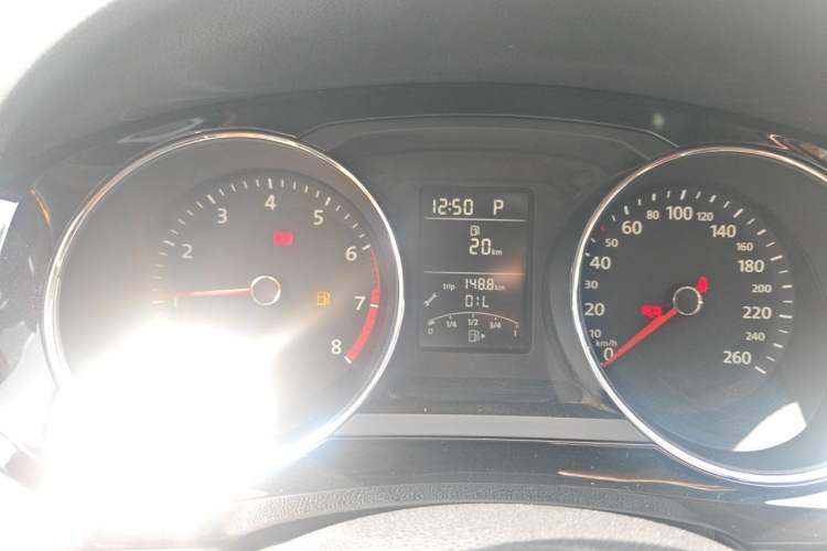 Used Volkswagen Sagitar 2015 1.6L Automatic Comfort Model Instrument Cluster