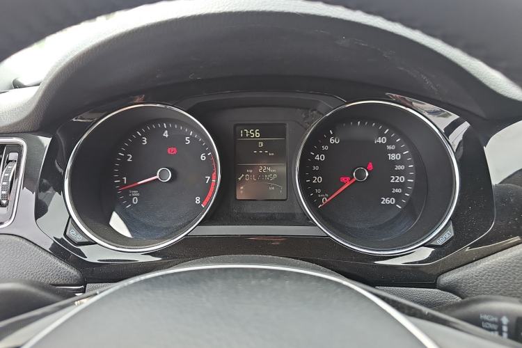 Used Volkswagen Sagitar 2015 1.6L Manual Comfort Model Instrument Cluster