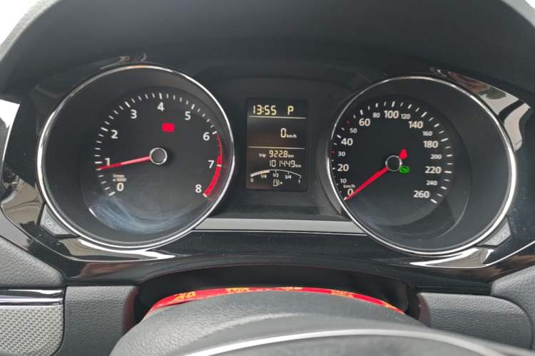 Used Volkswagen Sagitar 2015 1.6L Automatic Comfort Model Instrument Cluster