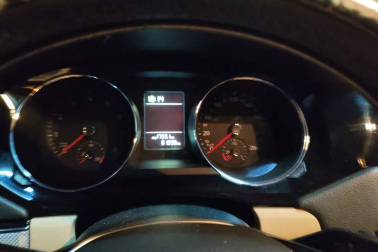 Used Volkswagen Sagitar 2015 230TSI Automatic Comfort Version Instrument Cluster