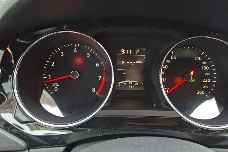 Used Volkswagen Sagitar 2015 1.6L Automatic Comfort Model Instrument Cluster