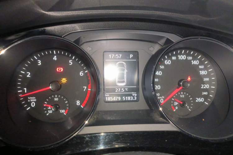 Used Volkswagen Sagitar 2015 230TSI Automatic Luxury Model Instrument Cluster