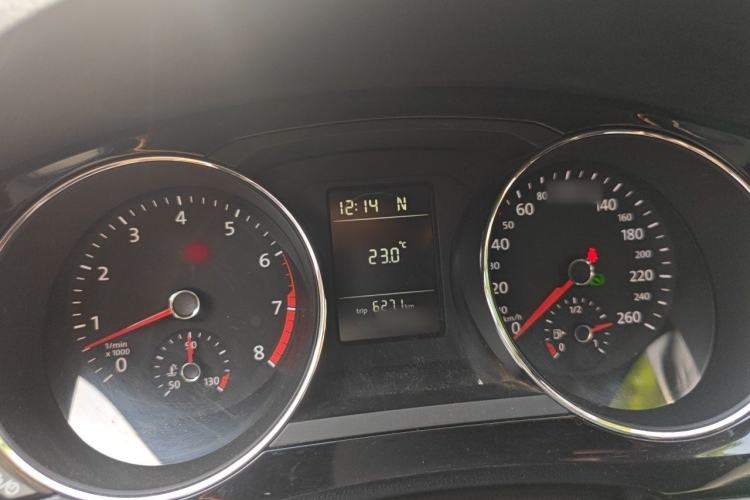 Used Volkswagen Sagitar 2015 230TSI Automatic Comfort Version Instrument Cluster