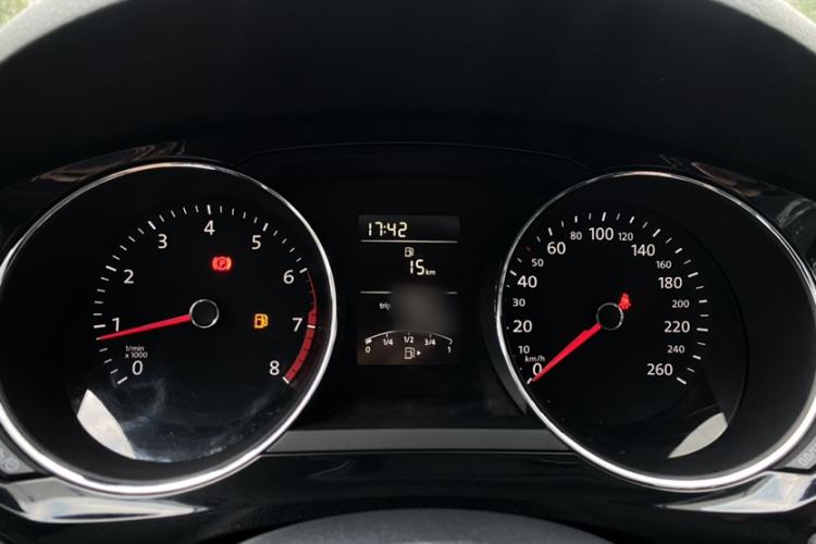 Used Volkswagen Sagitar 2015 1.6L Manual Comfort Model Instrument Cluster