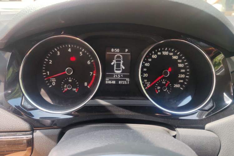 Used Volkswagen Sagitar 2015 280TSI Automatic Flagship Model Instrument Cluster