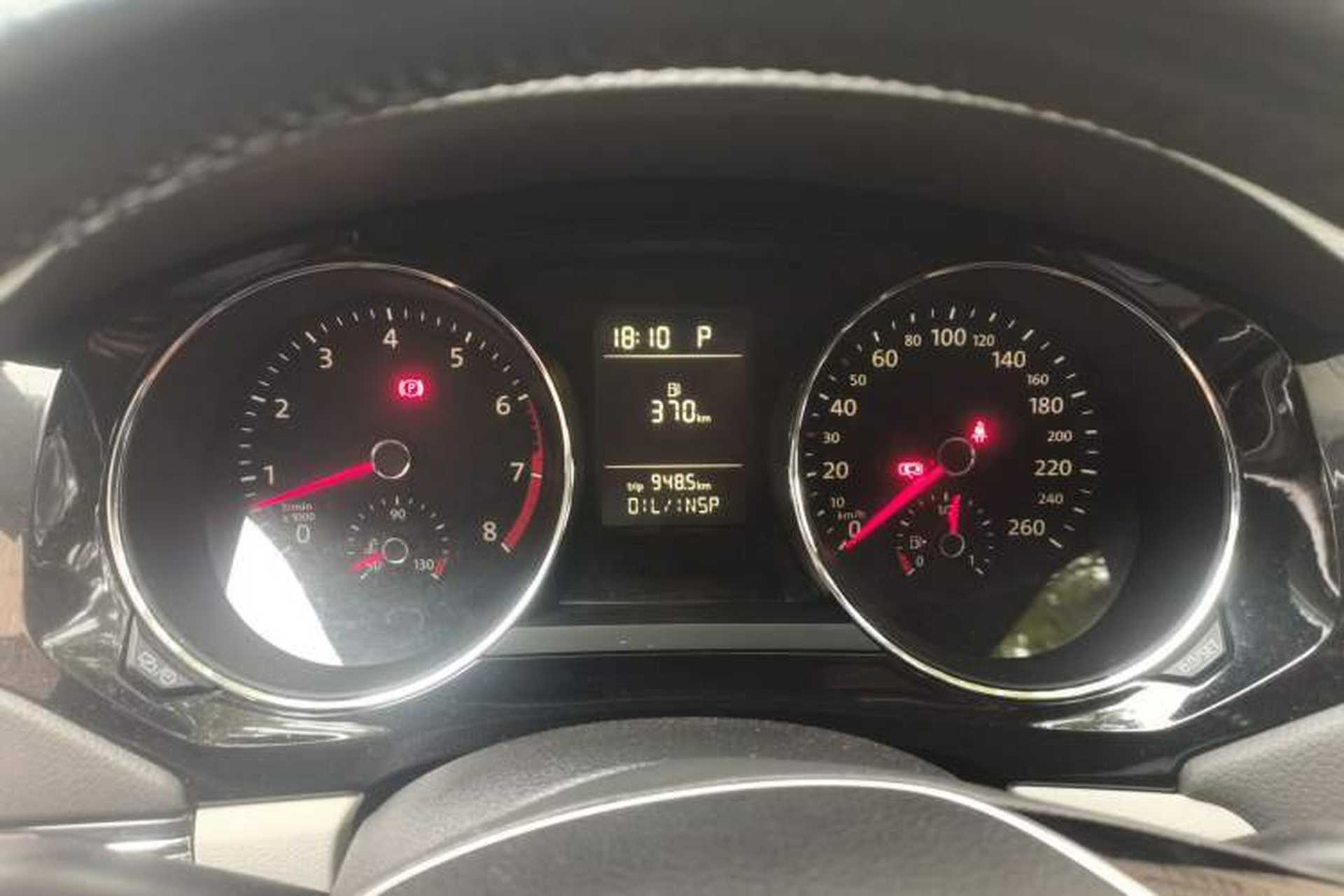 Used Volkswagen Sagitar 2015 230TSI Automatic Luxury Model Instrument Cluster