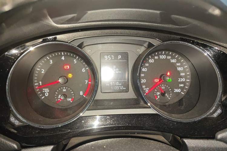 Used Volkswagen Sagitar 2015 230TSI Automatic Comfort Version Instrument Cluster