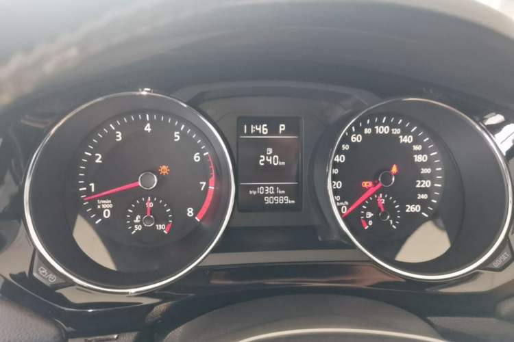 Used Volkswagen Sagitar 2015 230TSI Automatic Comfort Version Instrument Cluster
