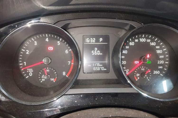 Used Volkswagen Sagitar 2015 230TSI Automatic Comfort Version Instrument Cluster