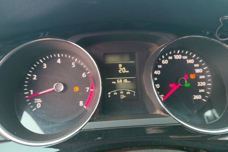 Used Volkswagen Sagitar 2015 1.6L Automatic Comfort Model Instrument Cluster