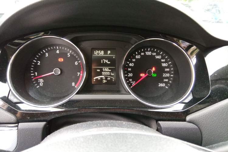 Used Volkswagen Sagitar 2015 1.6L Automatic Comfort Model Instrument Cluster
