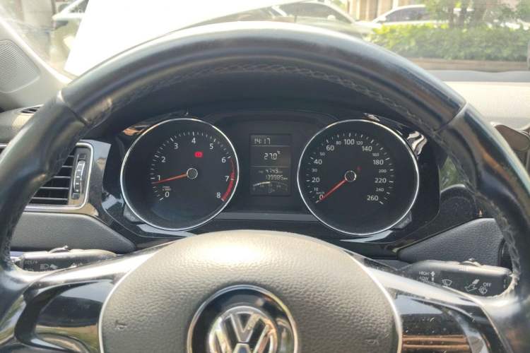 Used Volkswagen Sagitar 2015 1.6L Manual Comfort Model Instrument Cluster