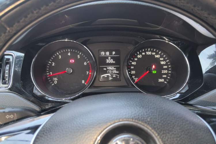 Used Volkswagen Sagitar 2015 1.6L Automatic Comfort Model Instrument Cluster