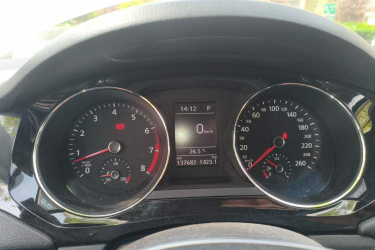 Used Volkswagen Sagitar 2015 230TSI Automatic Luxury Model Instrument Cluster