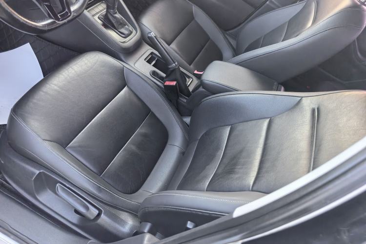 Used Volkswagen Sagitar 2015 1.6L Automatic Comfort Model Interior 2