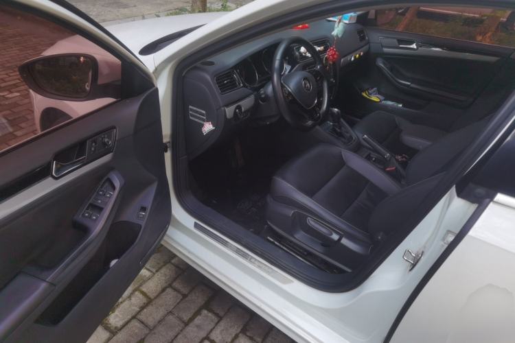 Used Volkswagen Sagitar 2015 230TSI Automatic Comfort Version Interior 3