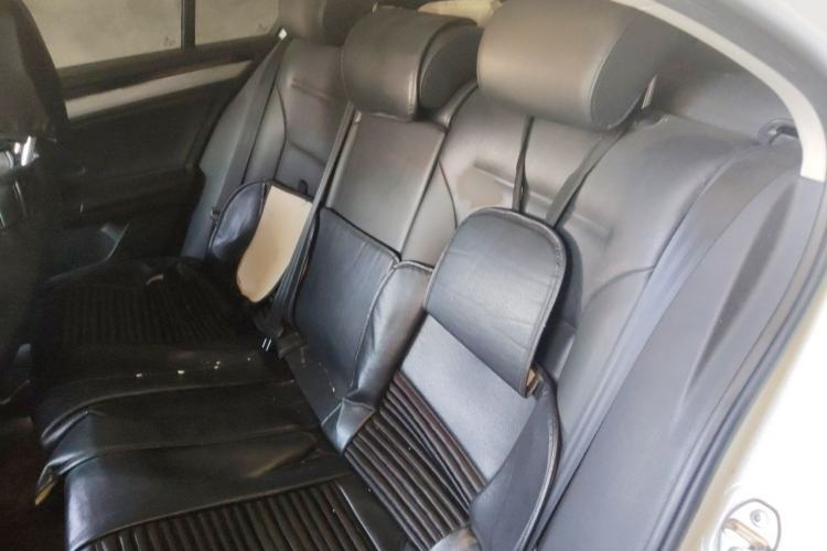 Used Volkswagen Sagitar 2015 1.6L Manual Comfort Model Interior 4