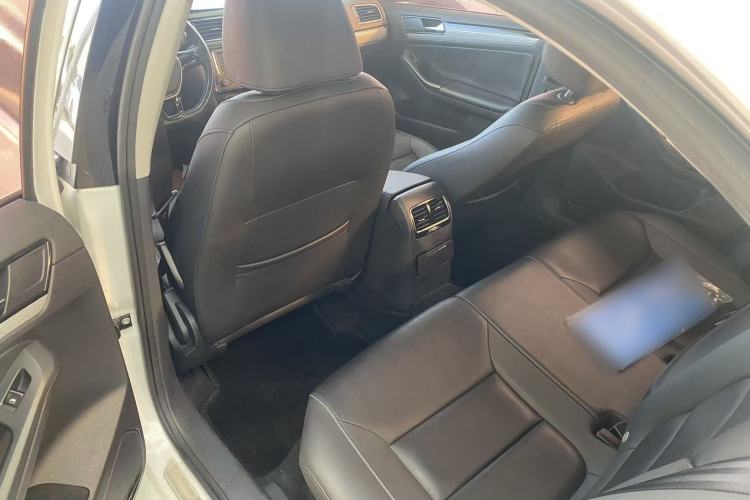Used Volkswagen Sagitar 2015 230TSI Automatic Comfort Version Interior 6