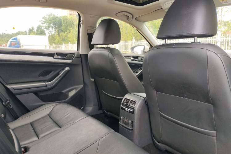 Used Volkswagen Sagitar 2015 1.6L Automatic Comfort Model Interior 9