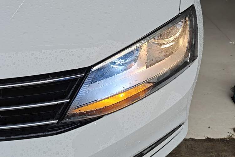 Used Volkswagen Sagitar 2015 1.6L Automatic Fashion Model Left Front Headlight