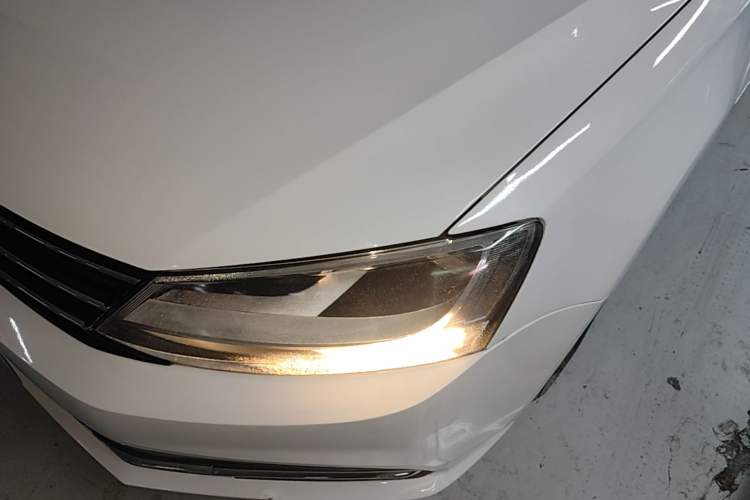 Used Volkswagen Sagitar 2015 1.6L Automatic Comfort Model Left Front Headlight