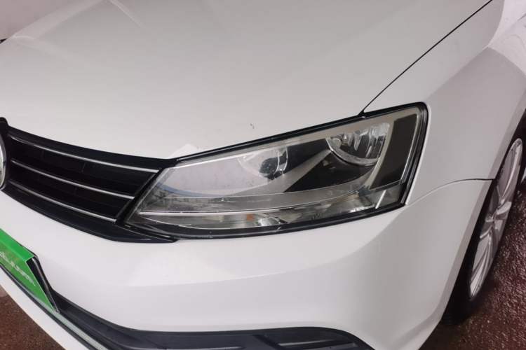 Used Volkswagen Sagitar 2015 1.6L Automatic Comfort Model Left Front Headlight