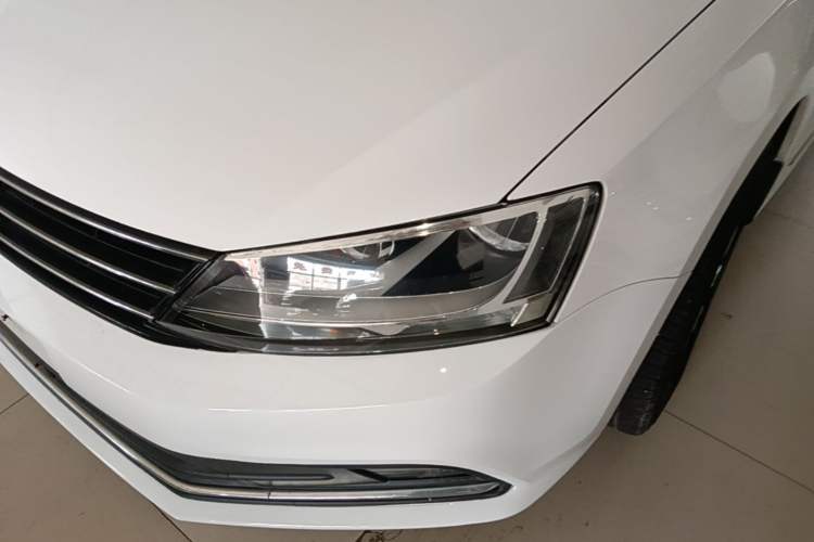 Used Volkswagen Sagitar 2015 1.6L Automatic Comfort Model Left Front Headlight