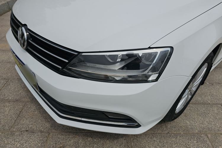 Used Volkswagen Sagitar 2015 1.6L Manual Comfort Model Left Front Headlight
