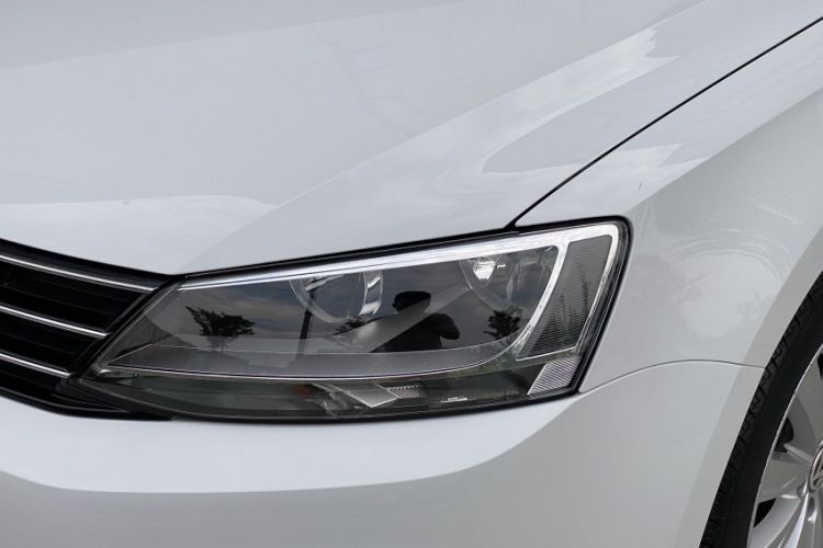Used Volkswagen Sagitar 2015 1.6L Manual Comfort Model Left Front Headlight