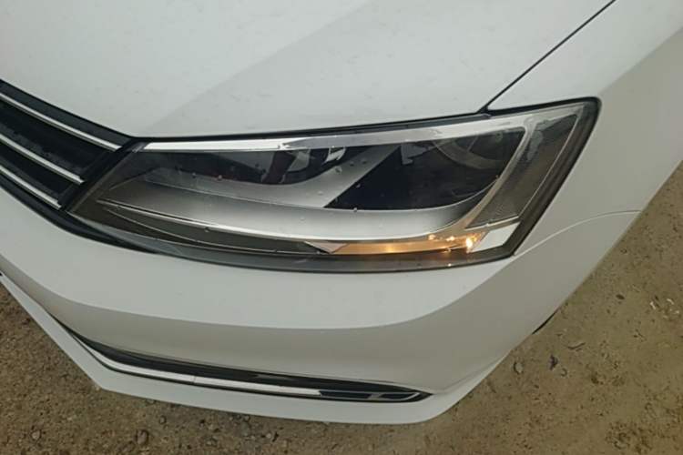 Used Volkswagen Sagitar 2015 1.6L Automatic Comfort Model Left Front Headlight