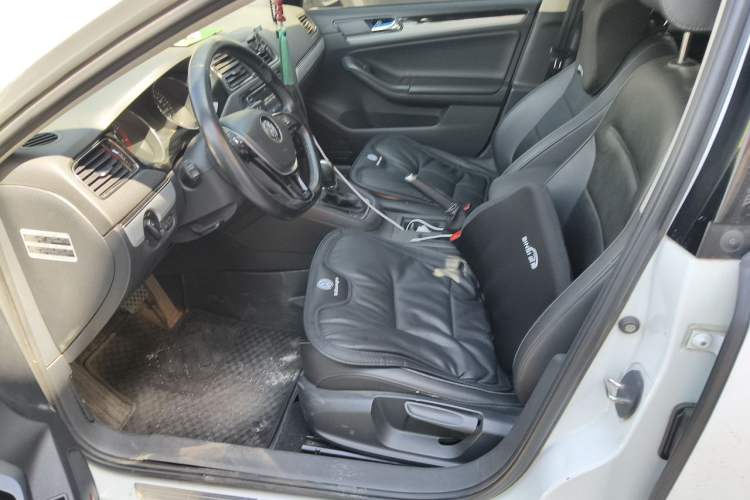 Used Volkswagen Sagitar 2015 1.6L Automatic Comfort Model Left Front Seat