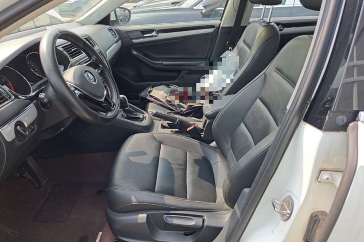 Used Volkswagen Sagitar 2015 230TSI Automatic Comfort Version Left Front Seat