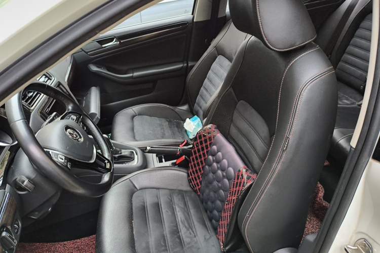 Used Volkswagen Sagitar 2015 230TSI Automatic Luxury Model Left Front Seat